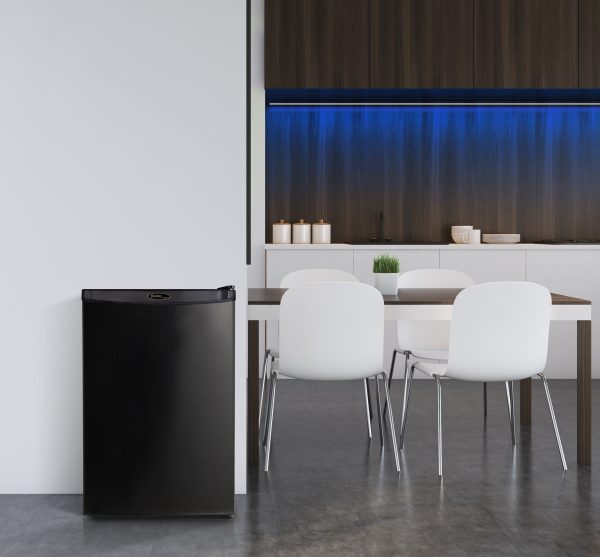 4.4 cu. ft. Compact Fridge - Image 6